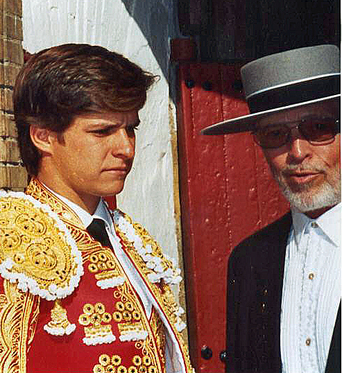 It’s hard to decide who’s better dressed. With the torero El Juli.