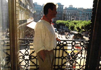 Michael Palin, with a room with a view. Hotel La Perla, Plaza del Castillo.